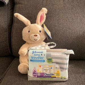 Baby Shower gift set with plush bunny and baby bath care set